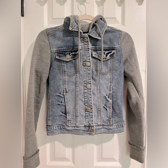 Hollister Jackets & Blazers - xs hollister jean jacket hoodie